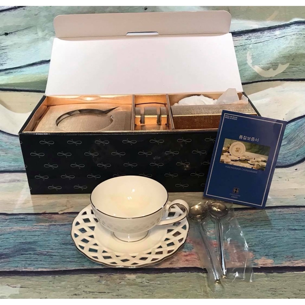 NIB Gorgeous Haeng nam Haengnam 6 Piece Bone China Coffee Set New in Box